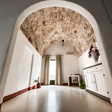 بيت للعطل Il Verone Dell'angelo 1707 - Centro Storico أليستي